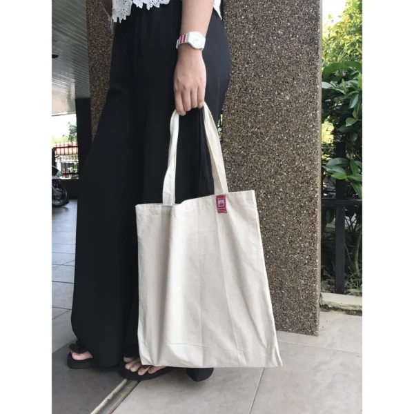 3d899ae80a77fb893d581cc27383e0f2.webp PLAIN CANVAS TOTE BAG (HIGH QUALITY)